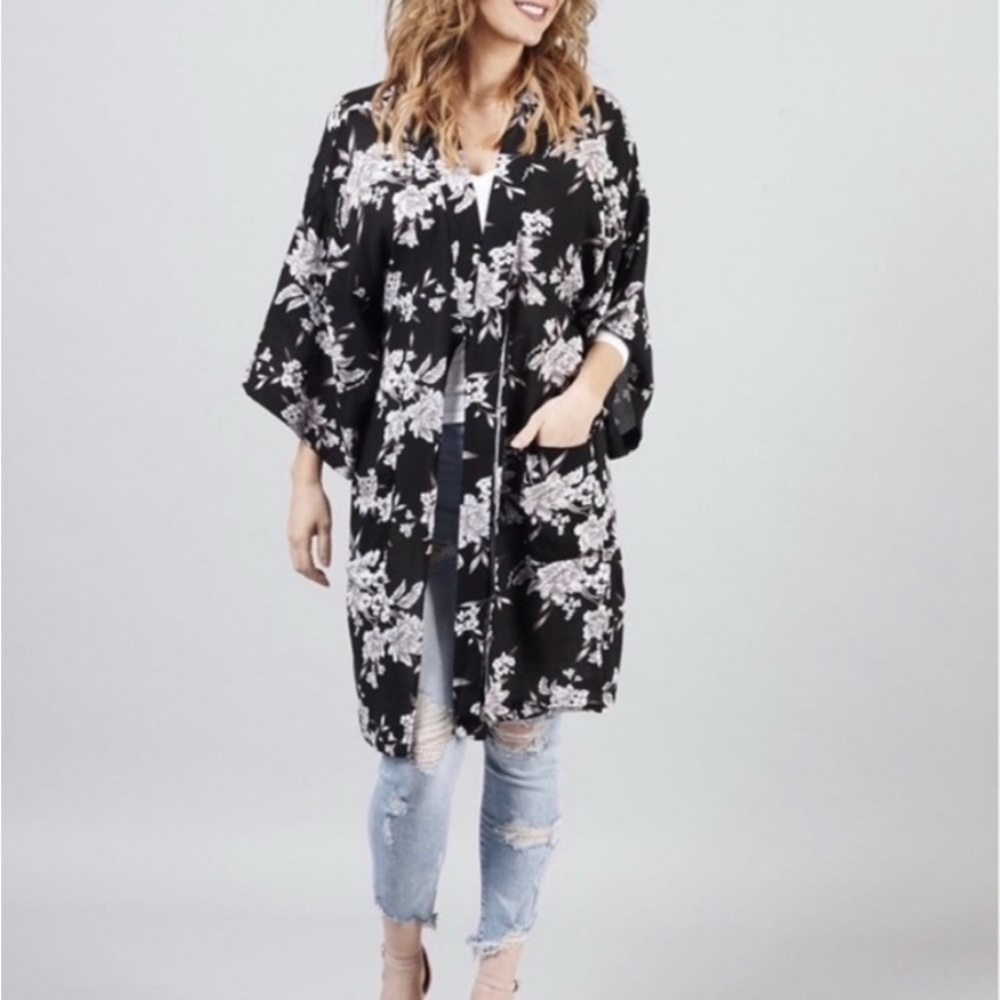 Spiritual Gangster Black and White Floral Kimono